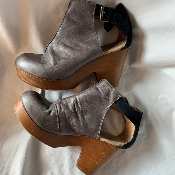 Free People gray & black 'Amber Orchard wooden heel Clogs' - Picture 10 of 10